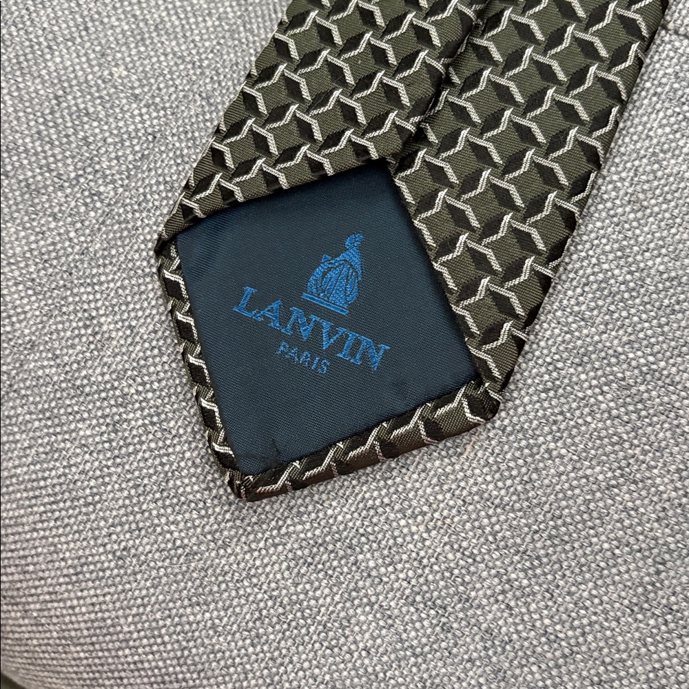 Lanvin Elegant Black and Gray Patterned Tie